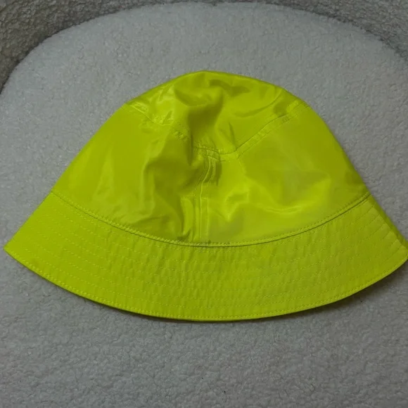 NWOT - STEVE MADDEN Bucket Hat | Yellow Nylon Satin Lining • Y2K • Summer - Picture 2 of 4